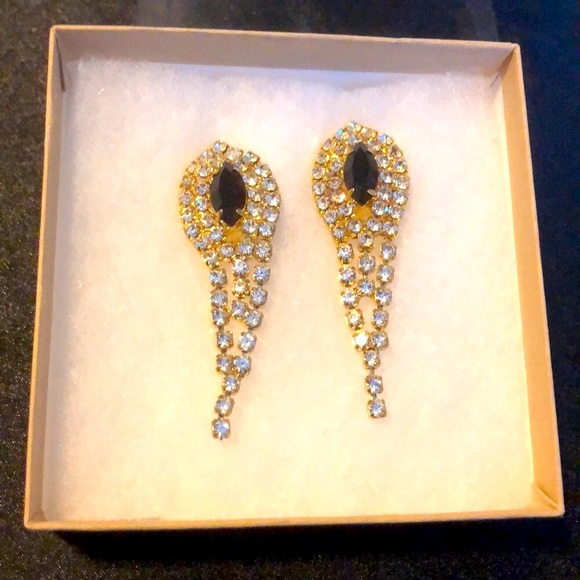 Estate Jewelry - ❤️Gorgeous Vintage Rhinestone Drop Earrings (Clip On) Great Bling !
